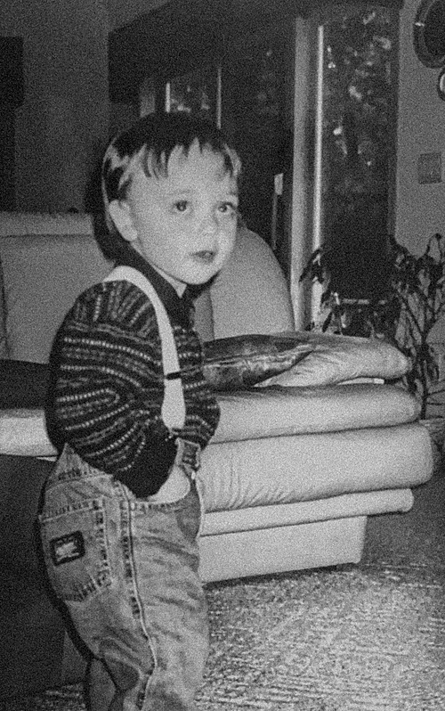 Headshot of Andrew, travel photographer and Chicago travel content creator for How We See It.